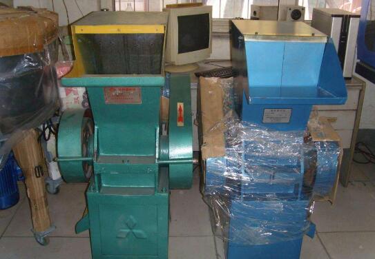为什么塑料粉碎机的进料口会堵塞？该如何解决？